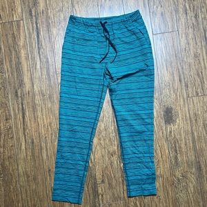Lululemon joggers size 4 Like New